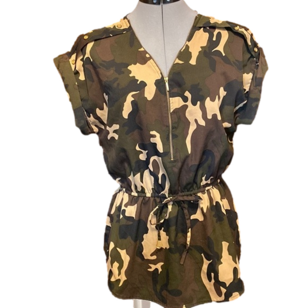 Mileage Camouflage High-Low Capped Sleeve Blouse Size L